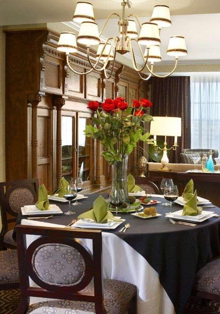 Hotel Julien Dubuque Kamer foto