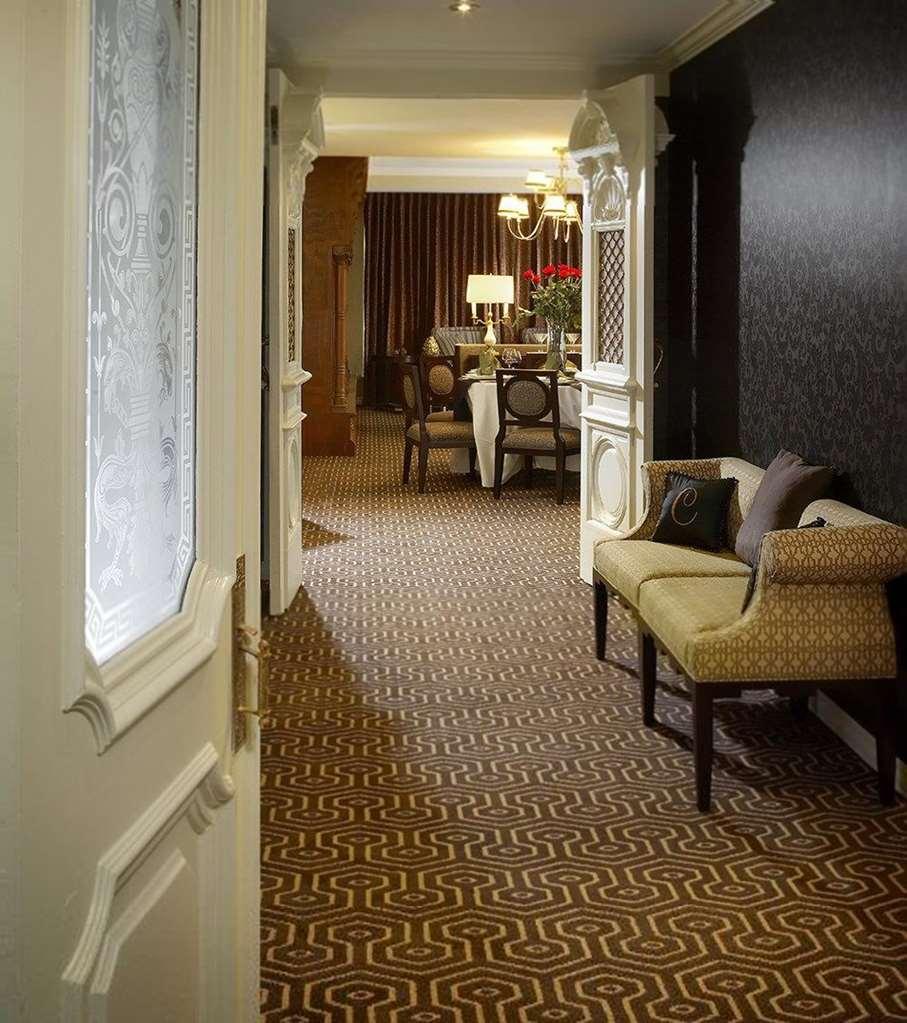 Hotel Julien Dubuque Kamer foto